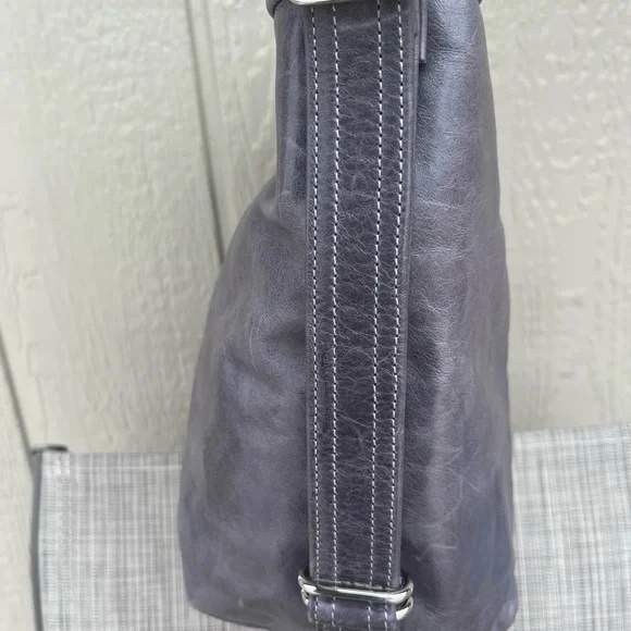 Elegant gray rough and tumble Leather Shoulder Bag Hartley in concord - Picture 5 of 11